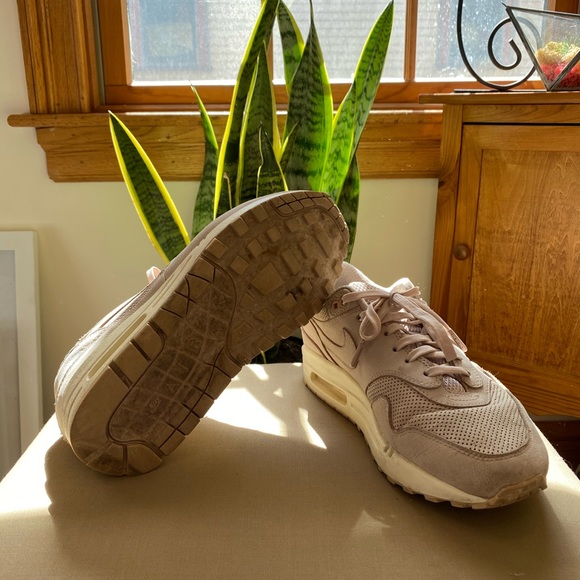 Nike Air Max Pastel Pink Sneakers - Picture 4 of 7